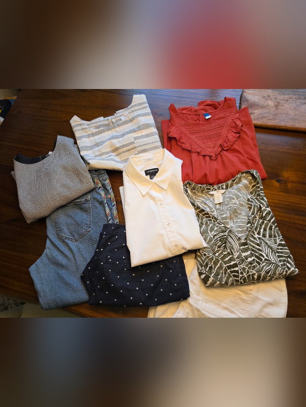Women's Clothing Lot - 8 Pieces - Size L